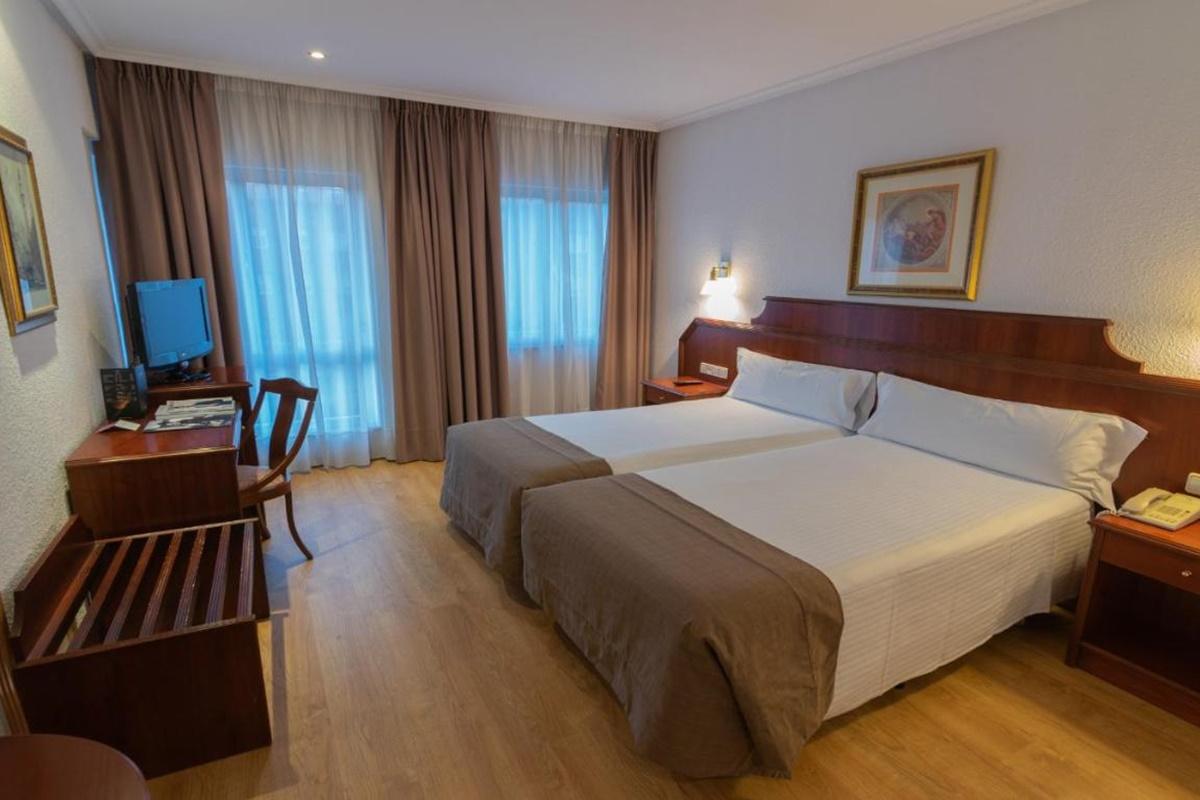 Hotel Zentral Ramiro I Oviedo Exterior photo