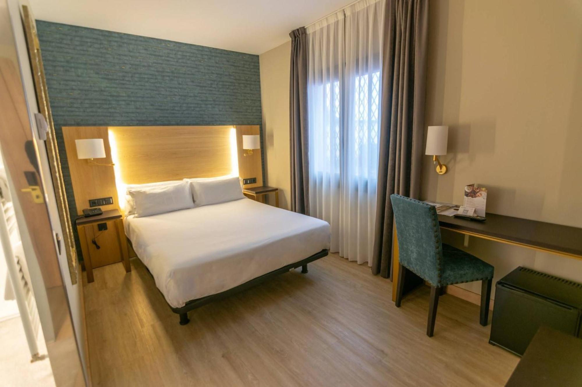 Hotel Zentral Ramiro I Oviedo Exterior photo